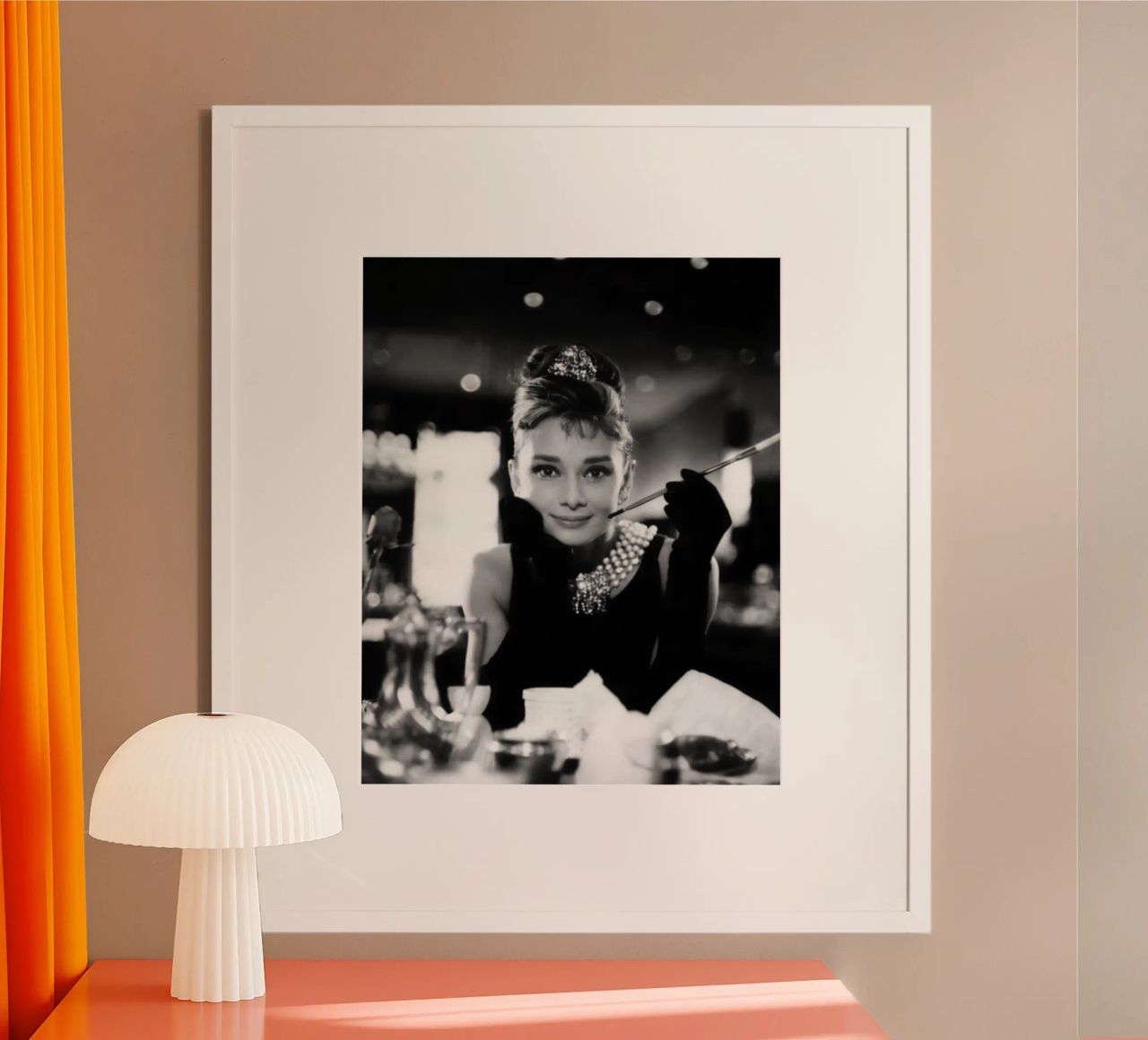 Audrey Frühstück Poster von Lorraine Mooore