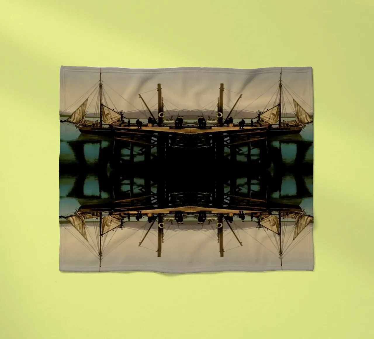 Ship Fleecedecke von The Gently Unfurling Sneak