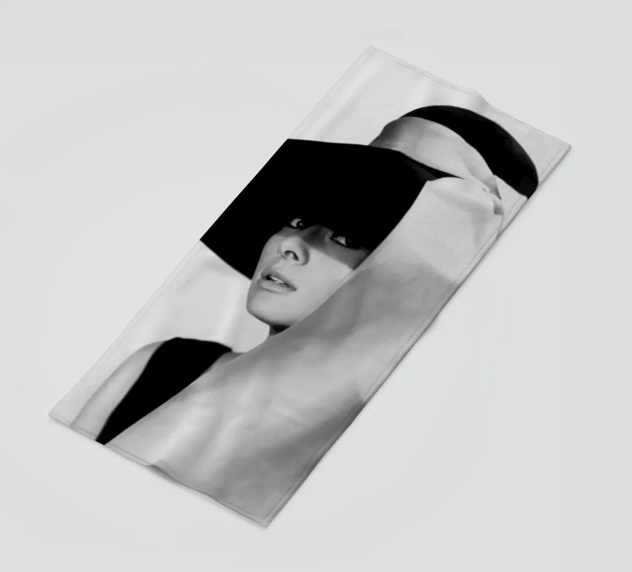 Audrey Monochrome telo mare da Lorraine Mooore