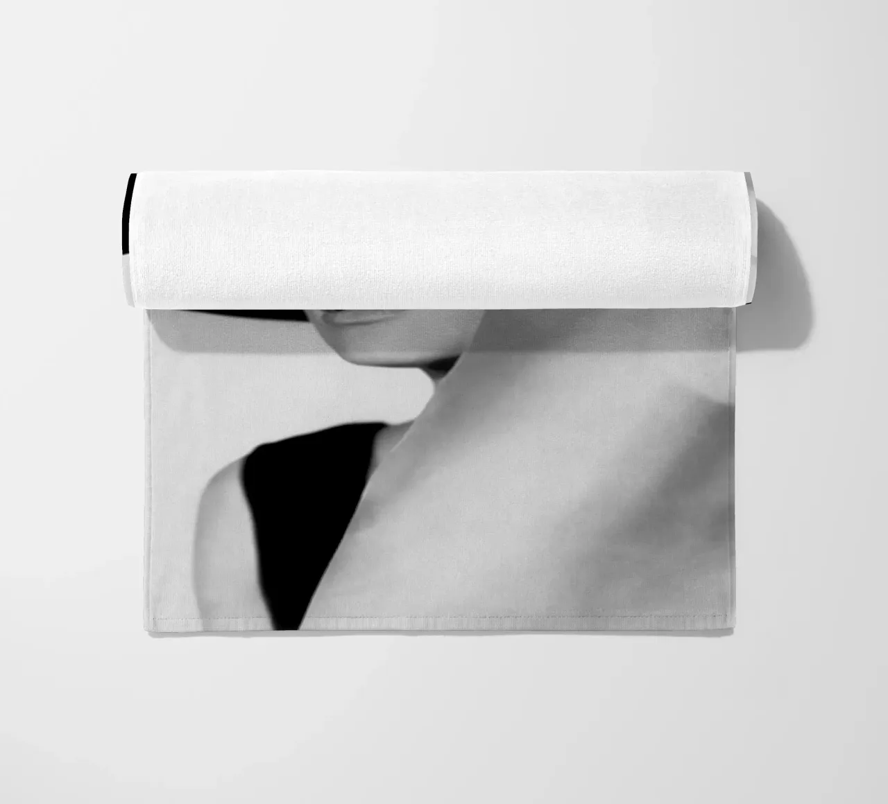 Audrey Monochrome telo mare da Lorraine Mooore