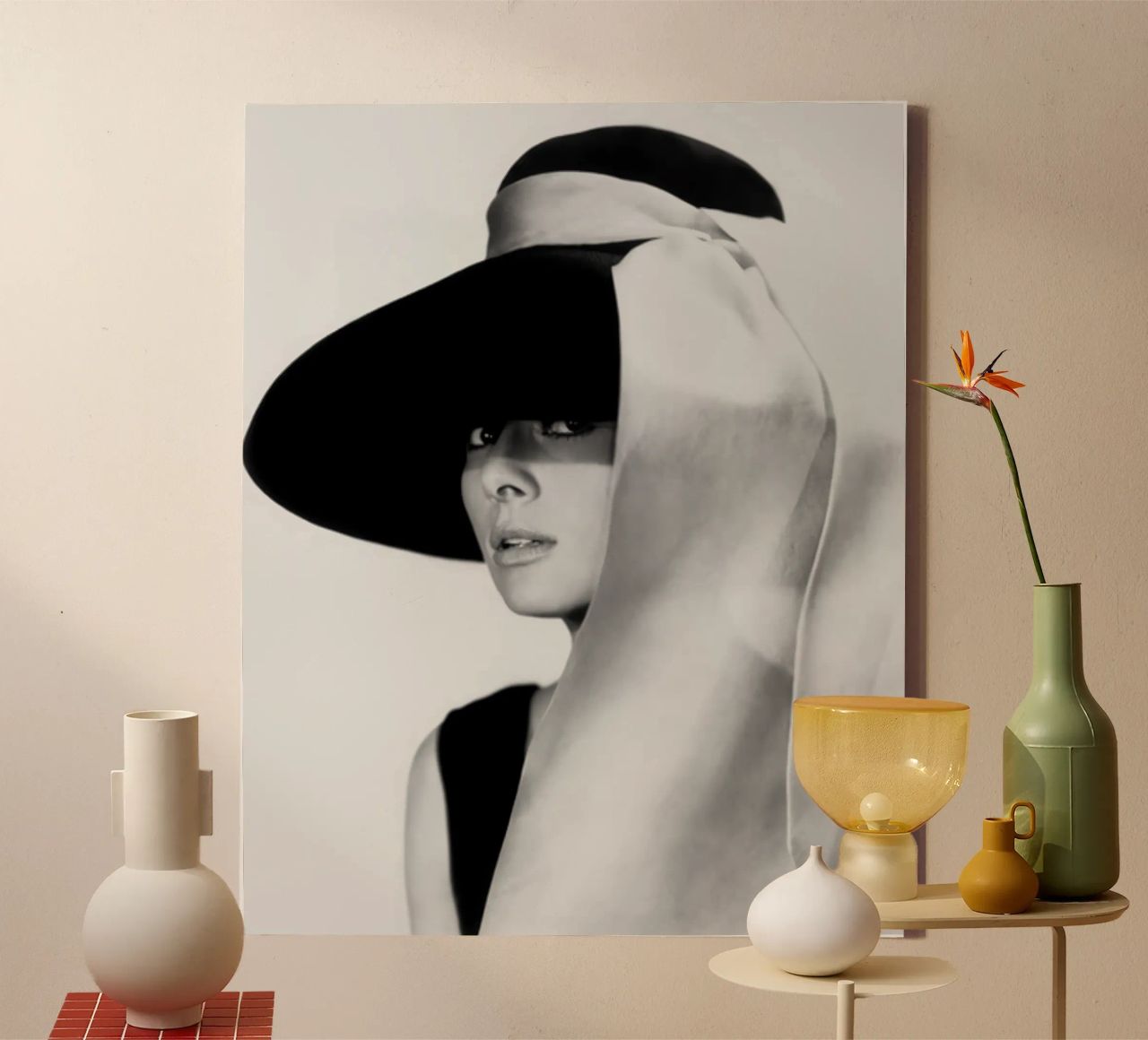 Audrey Monochrome Leinwand von Lorraine Mooore