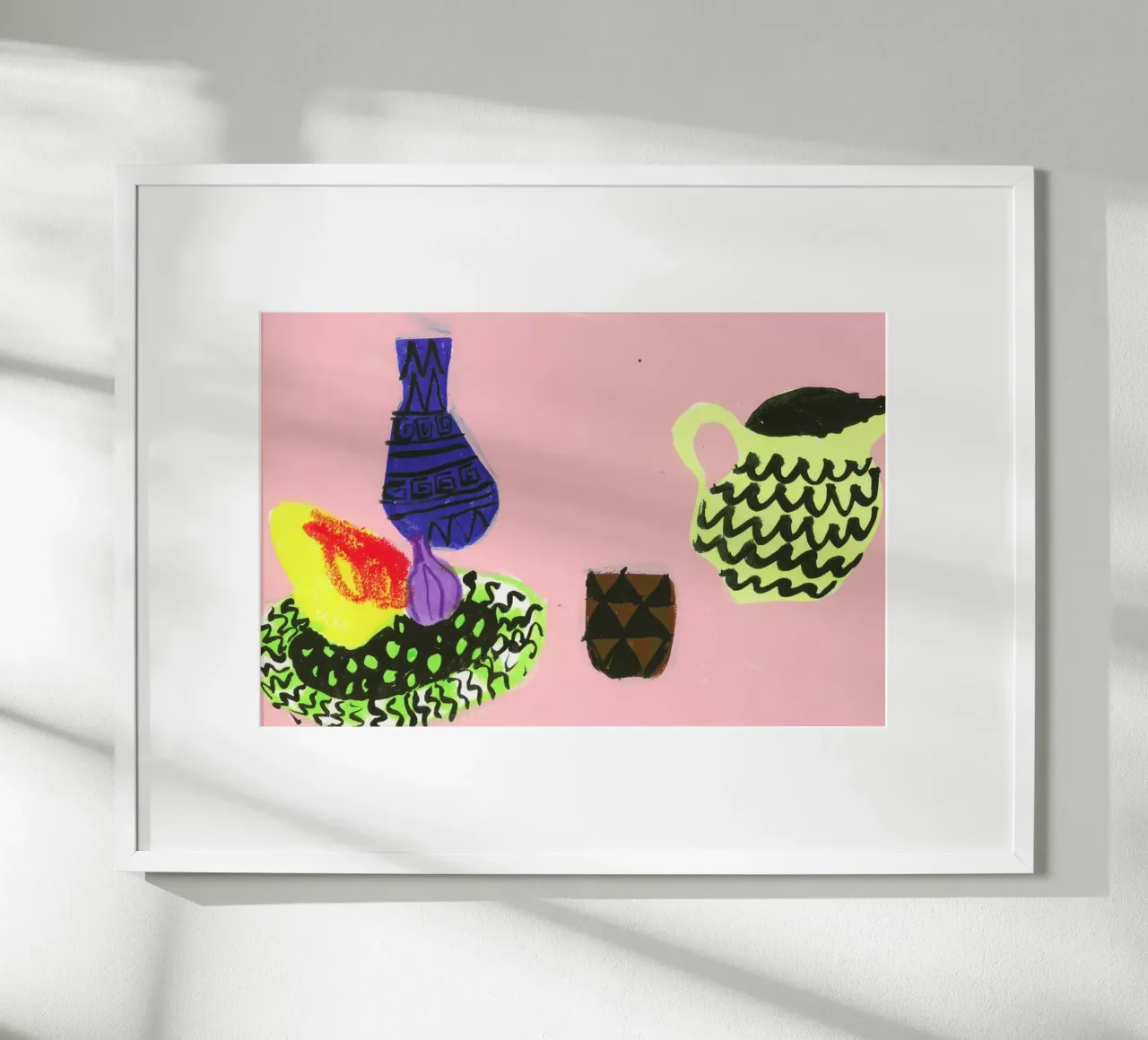 Still Life On Pink Background poster con telaio in alluminio da Sonia Brittain