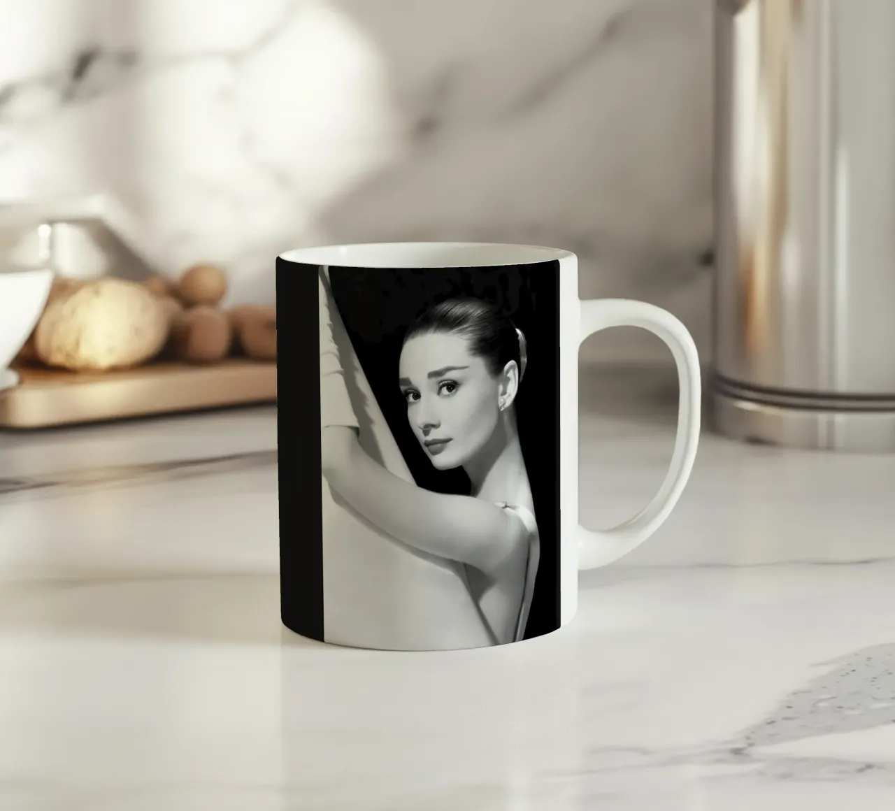 Audrey Donne Bellissime tazza in ceramica da Lorraine Mooore