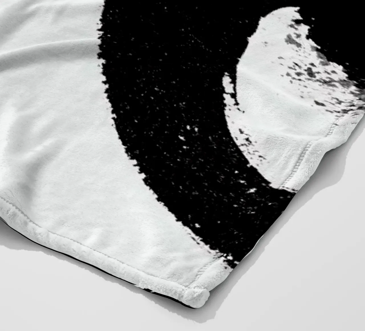 Maybe Fleecedecke von STUDIO LEEMO