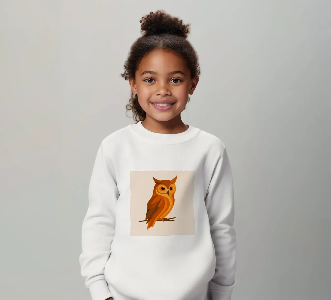 Eule in Orangetönen – Ausdrucksstarker Waldvogel Kinder Sweatshirt von namosh
