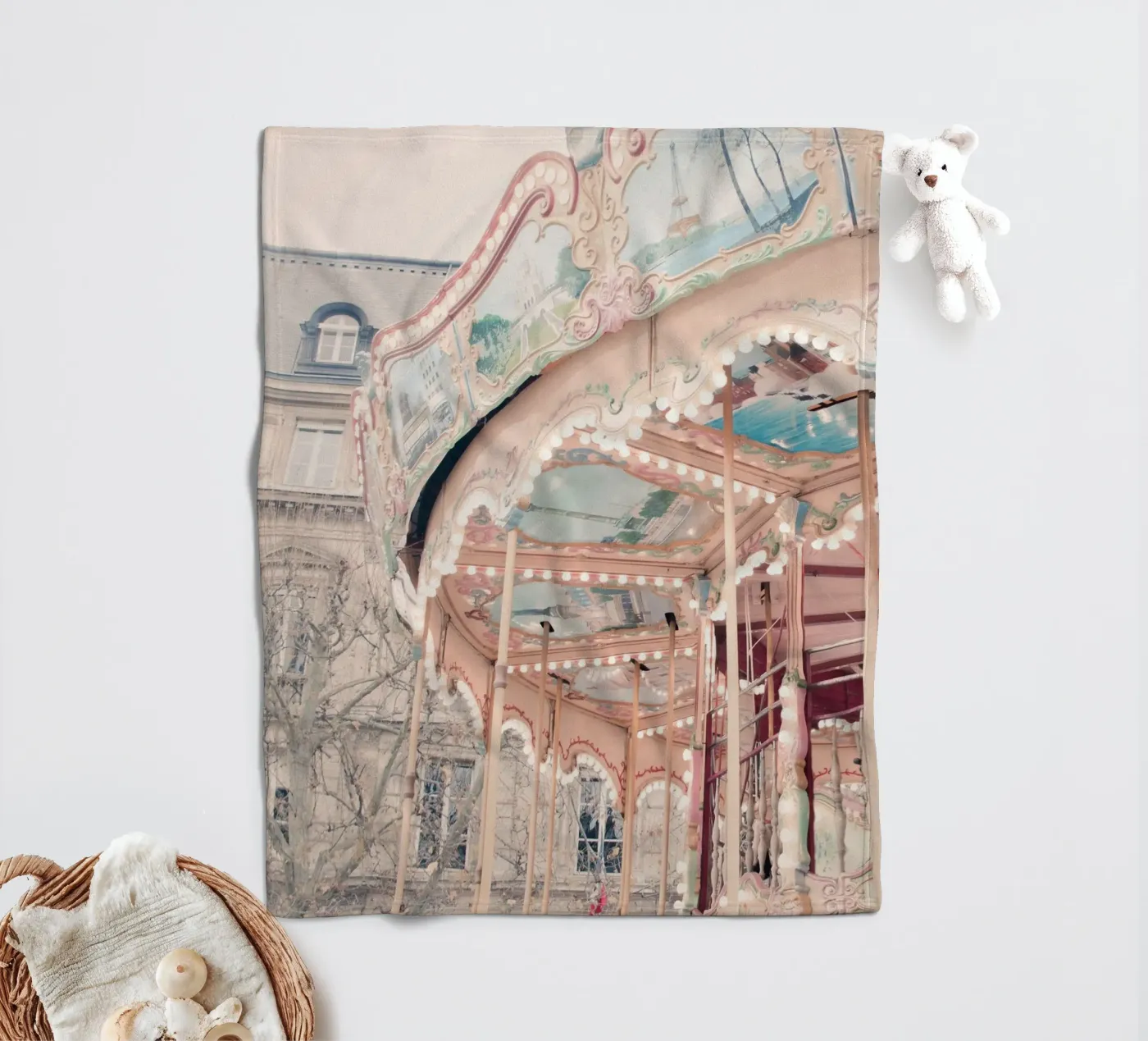 Paris Carousel fleecedeken van GraceDigitalArtCo