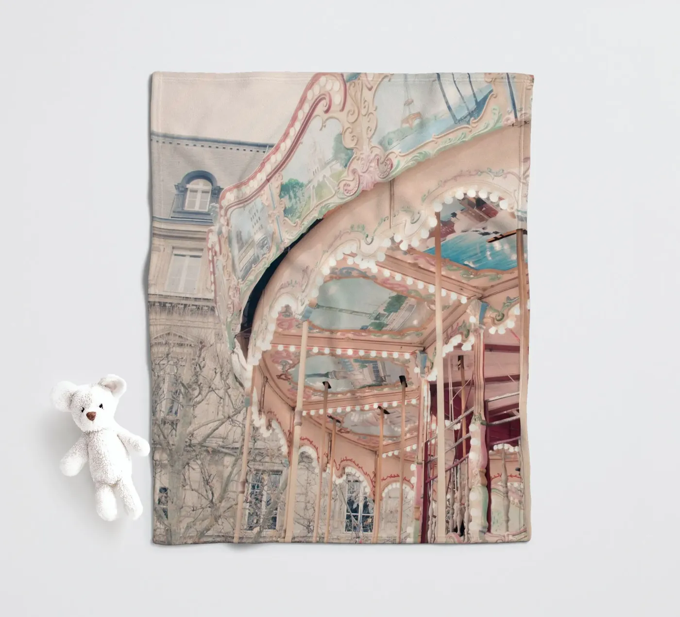 Paris Carousel fleecedeken van GraceDigitalArtCo