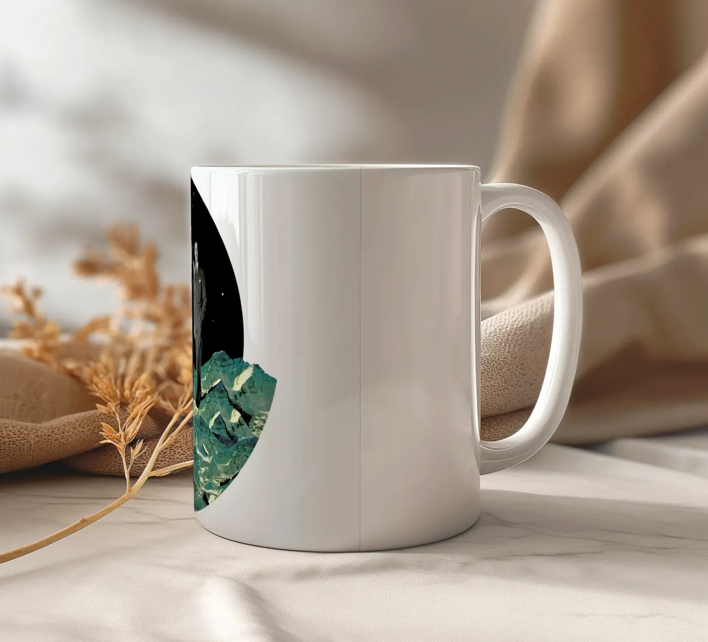 Space Keramik Tasse von The Gently Unfurling Sneak