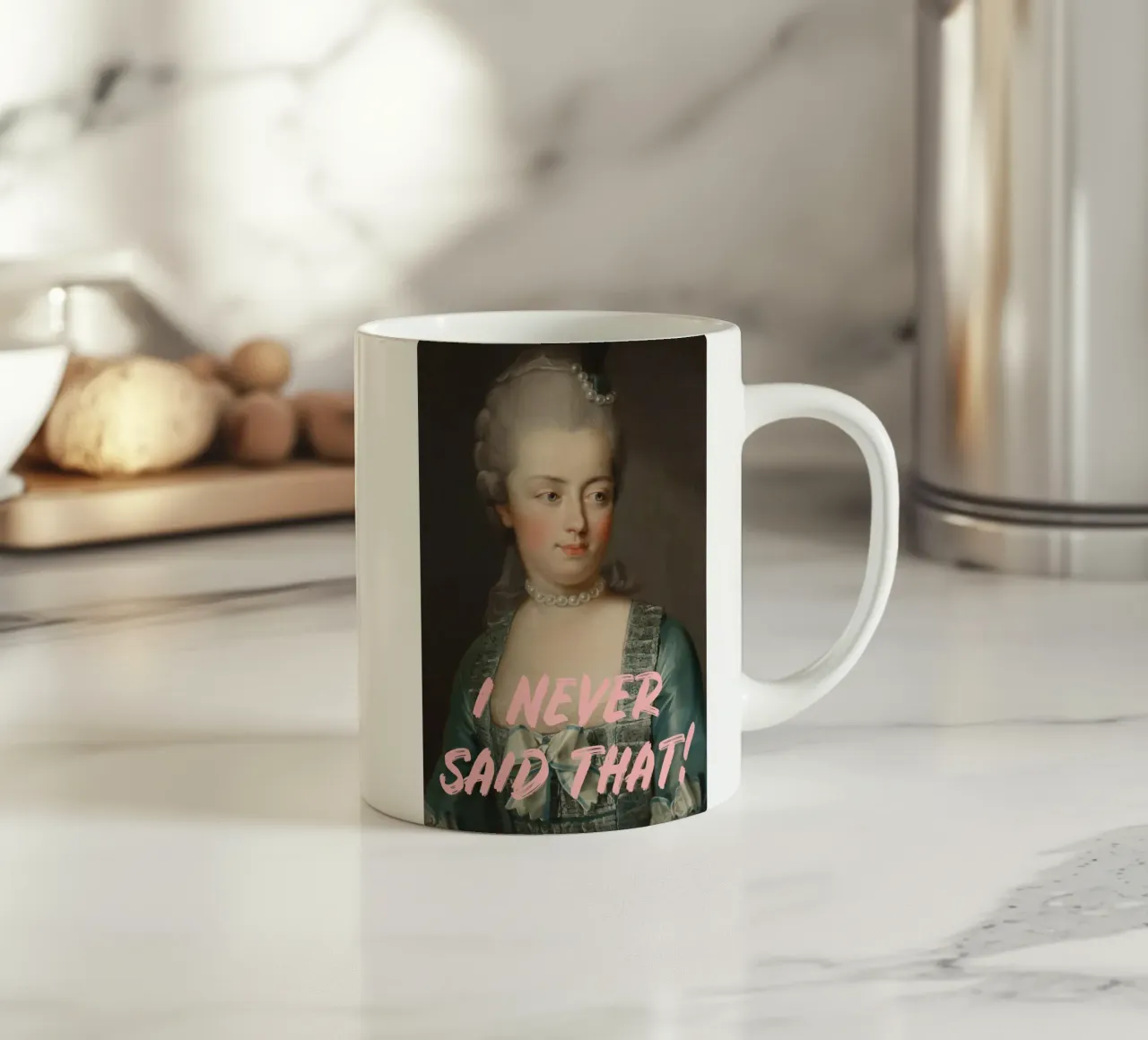 Marie-Antoinette Portrait with Text tazza in ceramica da GraceDigitalArtCo