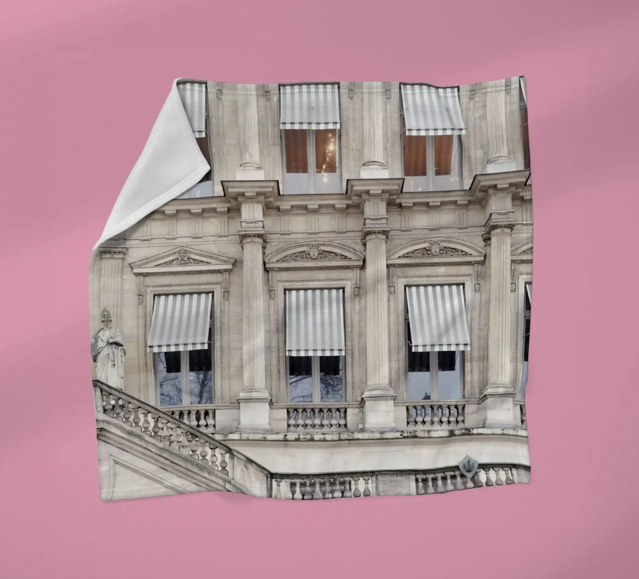 Paris Building with Striped Awning coperta in pile da GraceDigitalArtCo