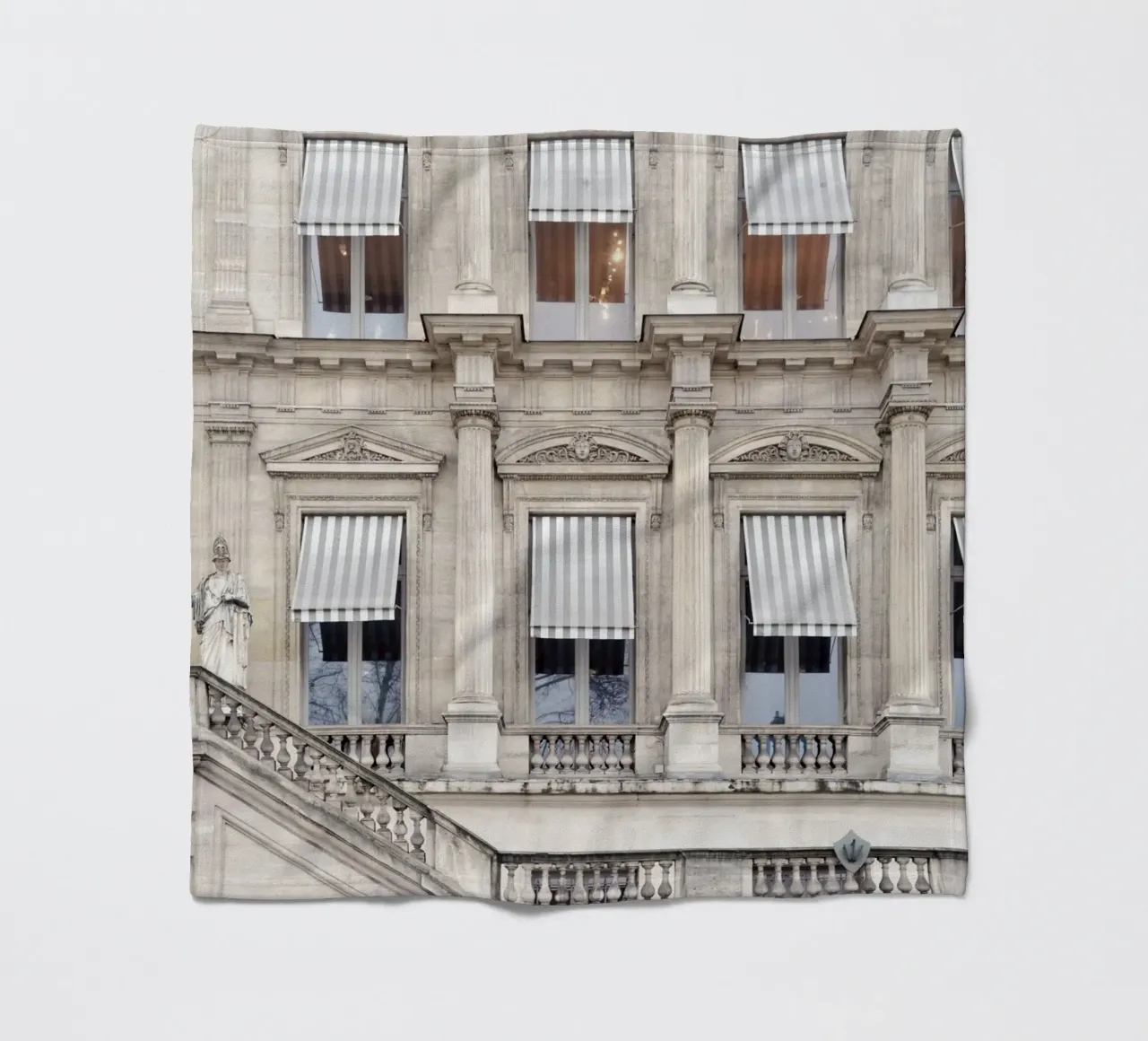 Paris Building with Striped Awning coperta in pile da GraceDigitalArtCo