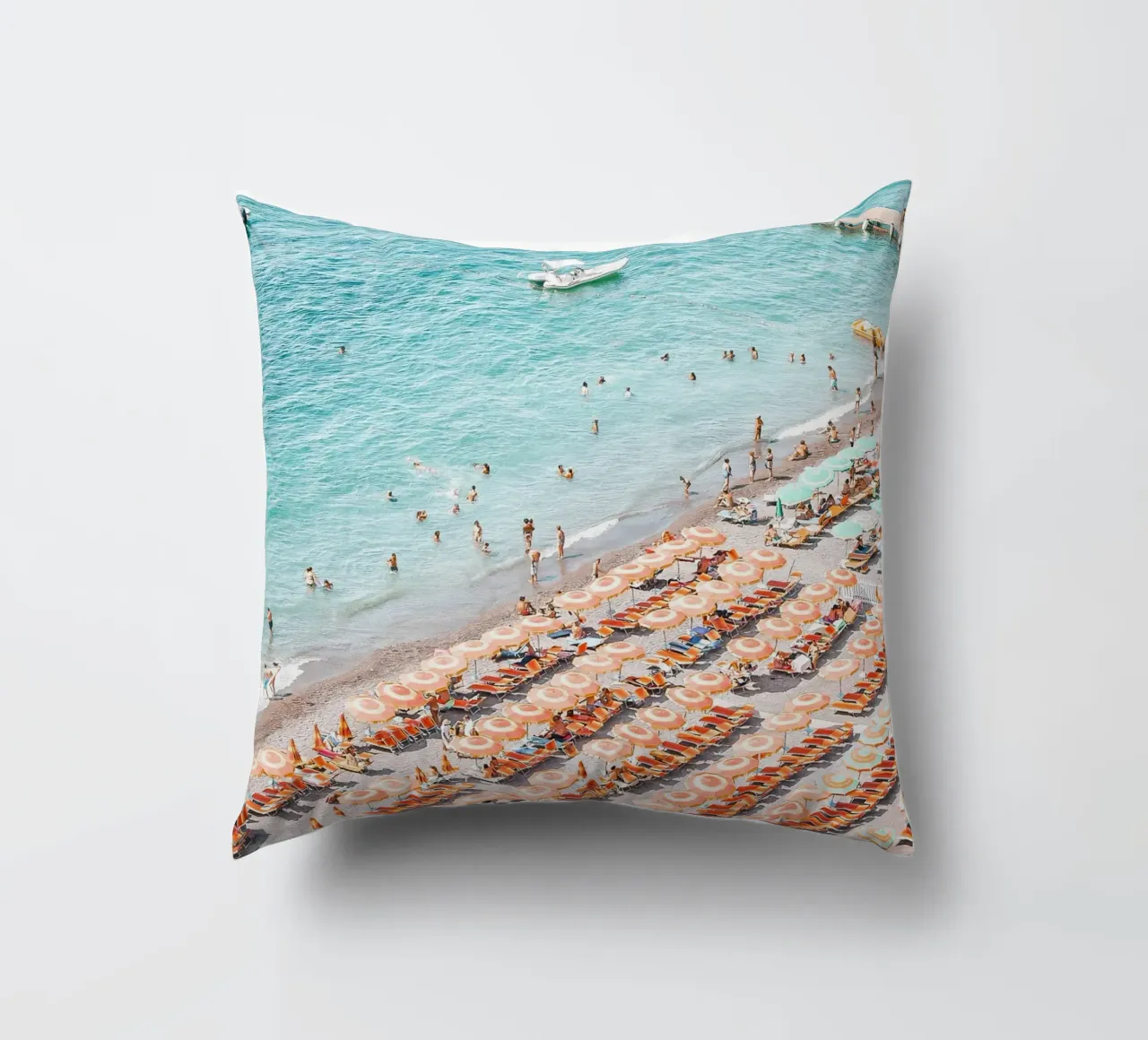 Positano Colourful Beach Scene cuscino da GraceDigitalArtCo