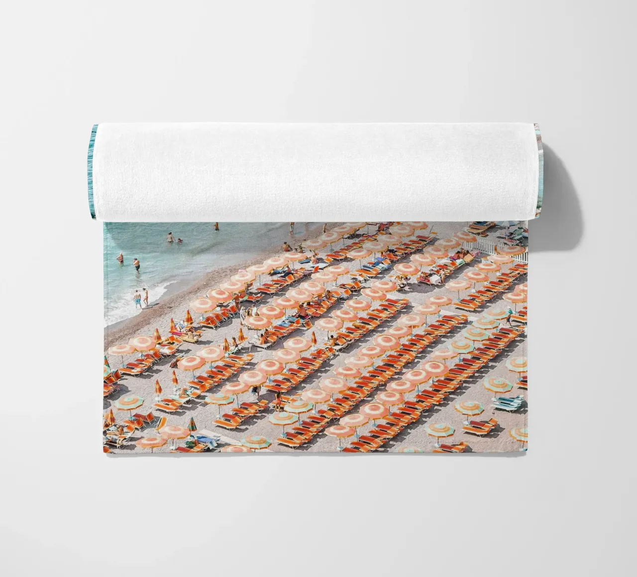 Positano Colourful Beach Scene telo mare da GraceDigitalArtCo
