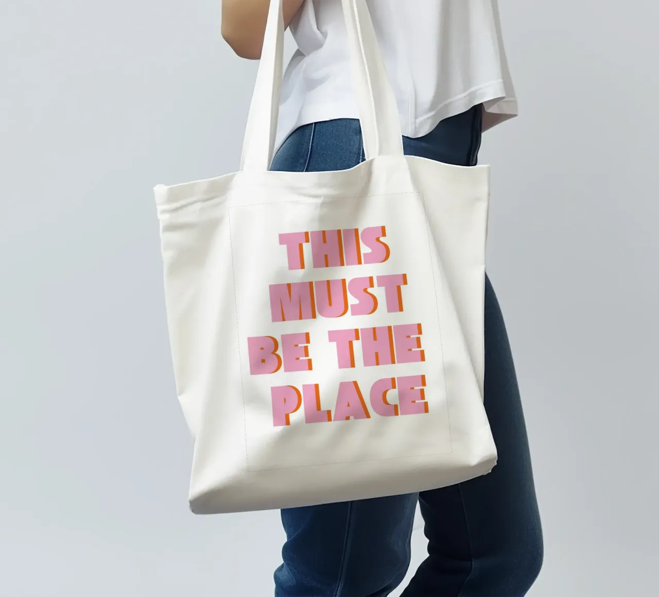Tipografia retrò "This Must Be The Place" in rosa e arancione borsa in juta da pdigitalprints