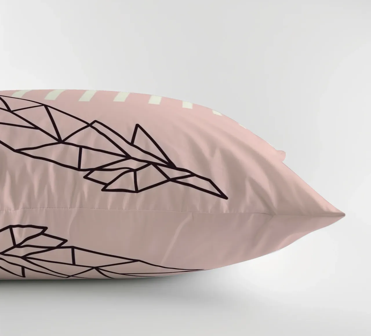 Geometrie da vivaio in rosa cuscino da Little Dean