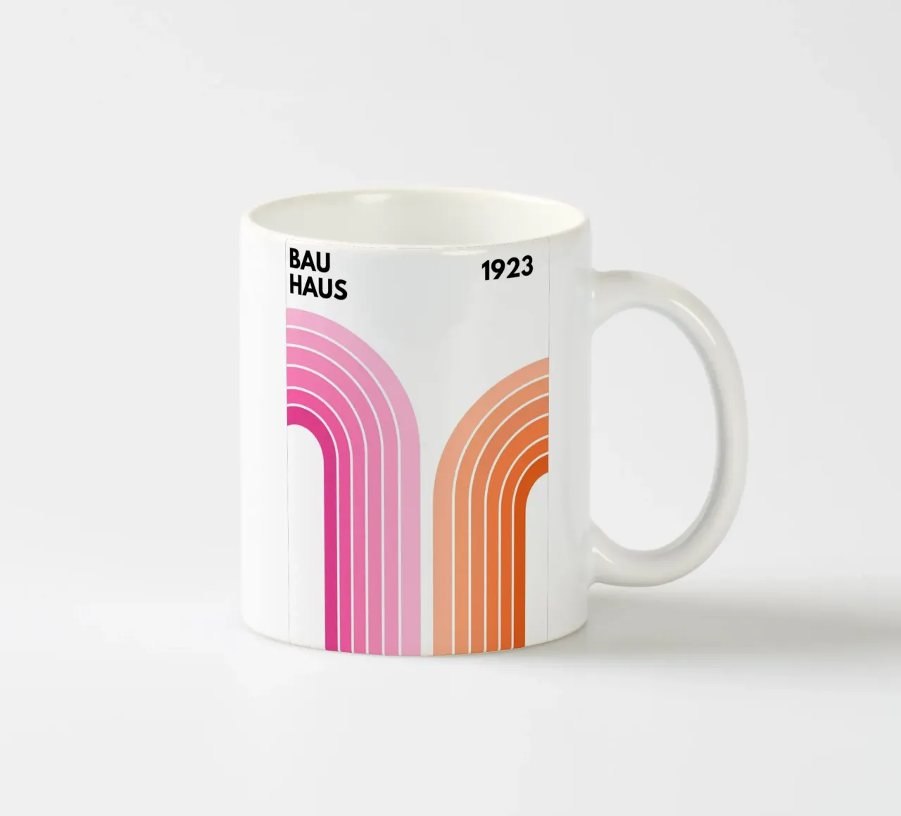 Composizione ad arco minimalista ispirata al Bauhaus con toni decisi tazza in ceramica da pdigitalprints