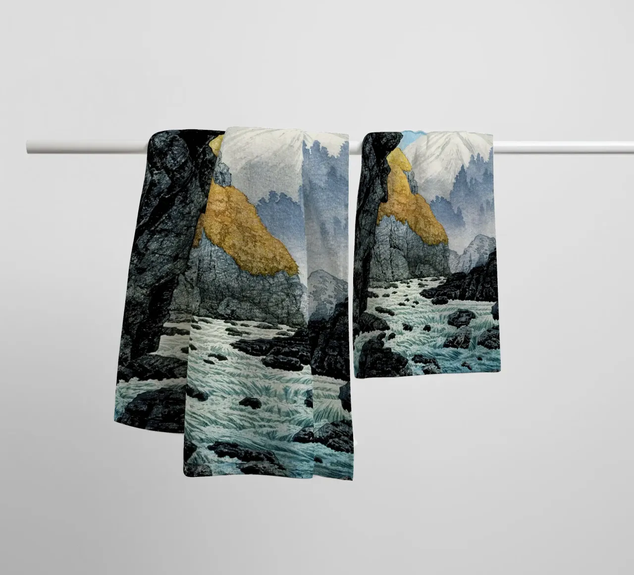 Piedi del monte Ashitaka (1932) di Hiroaki Takahashi asciugamano da bagno da Venus Art