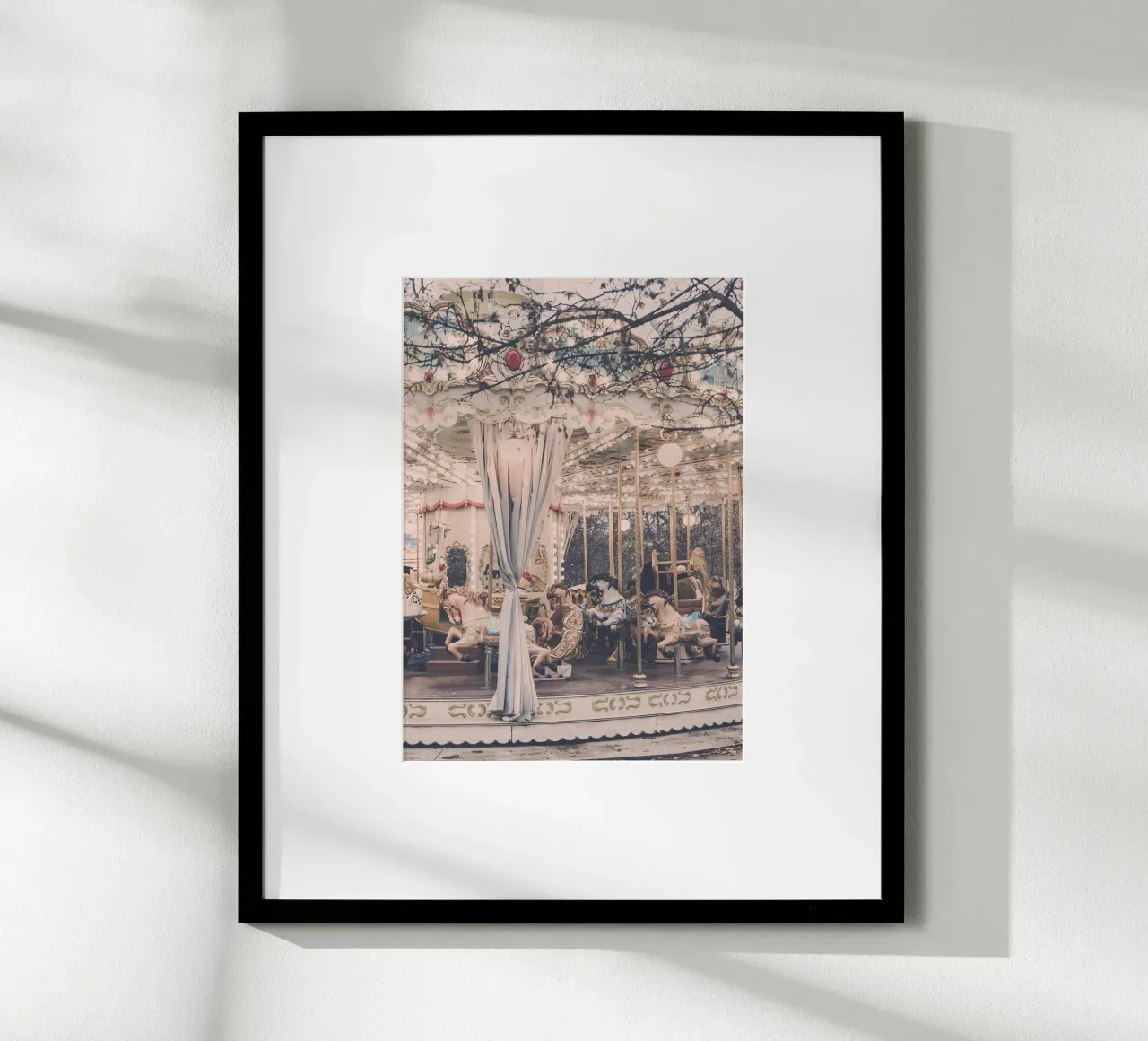 Paris Winter Carousel poster con telaio in alluminio da GraceDigitalArtCo