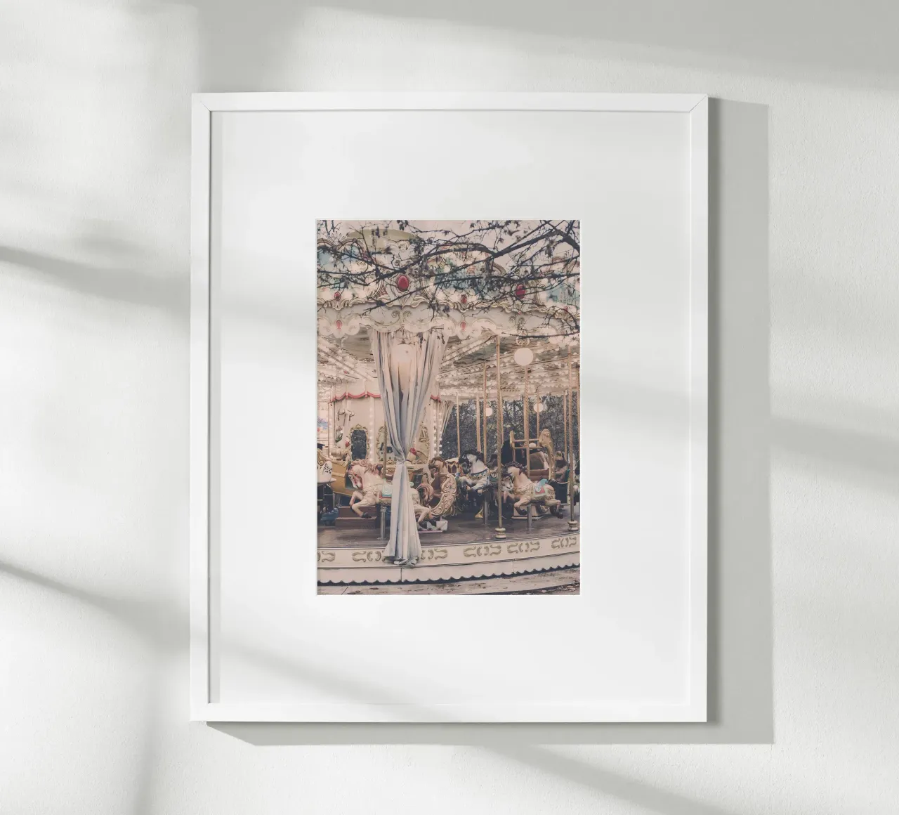 Paris Winter Carousel poster con telaio in alluminio da GraceDigitalArtCo
