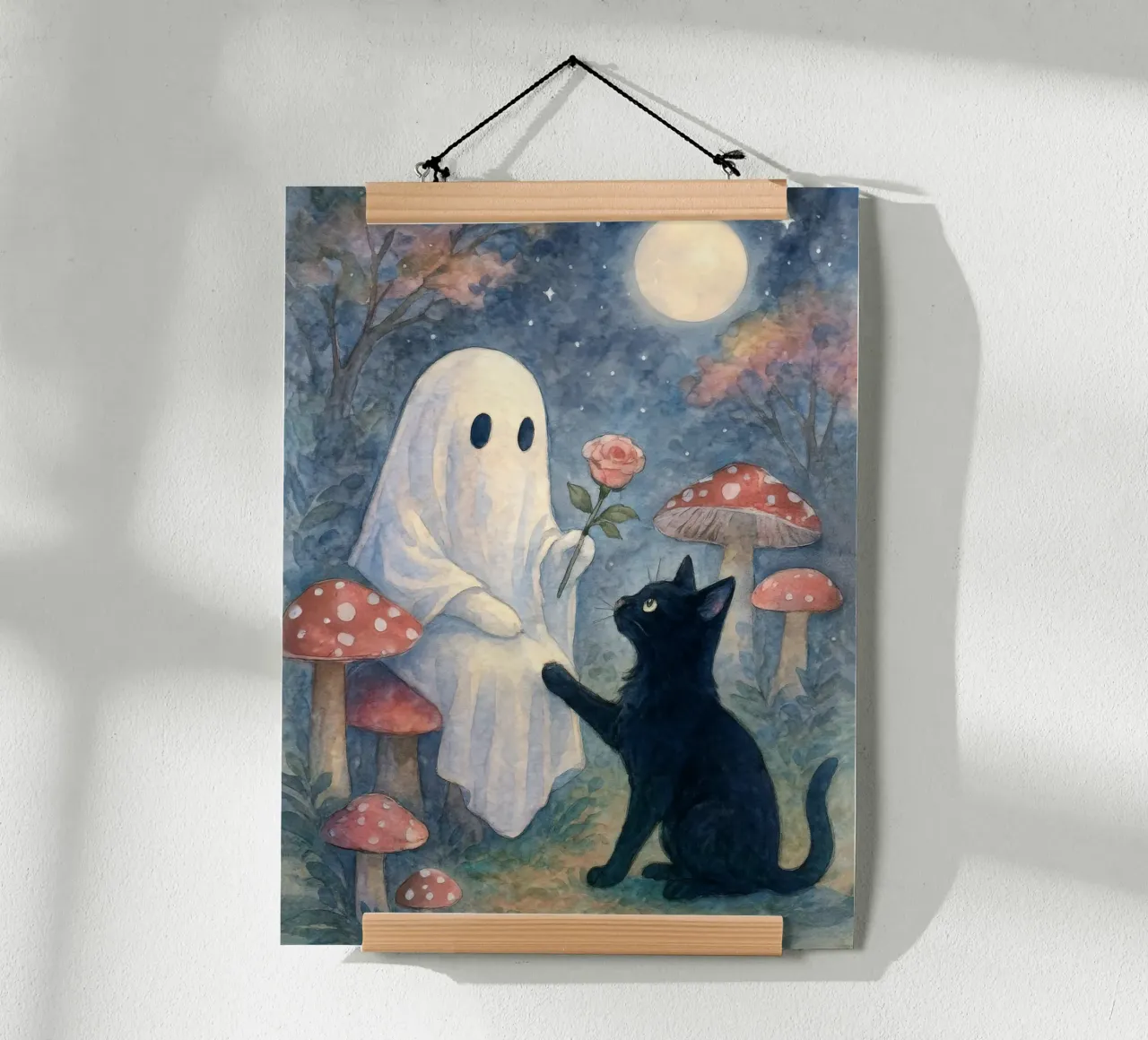 Fantôme et chat noir dans une forêt de champignons Halloween effrayant et mignon poster avec cadre en bois de Gentle Echoes Art