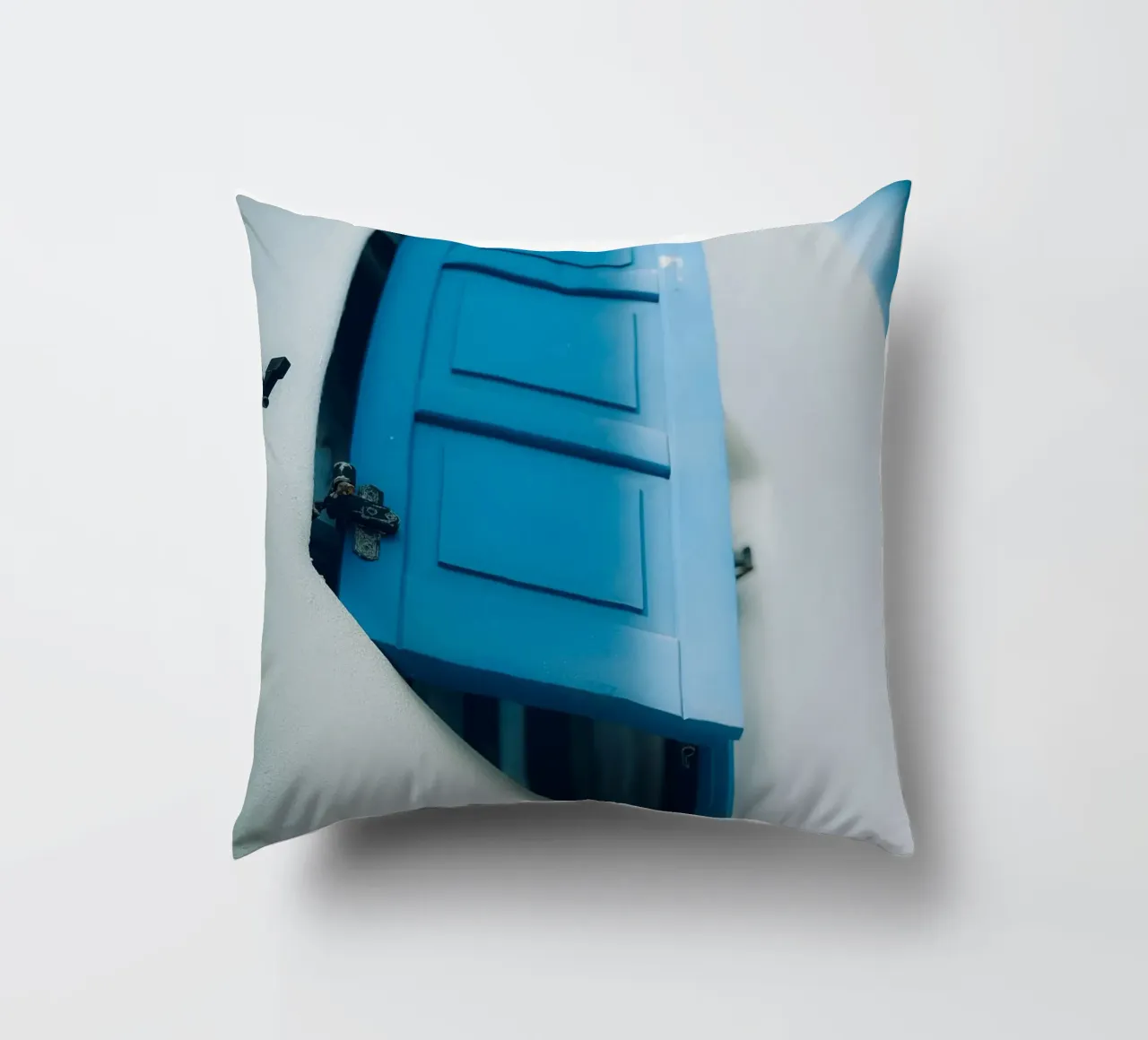 Blue Shutter Mediterranean Window cuscino da Thilo Grøsch