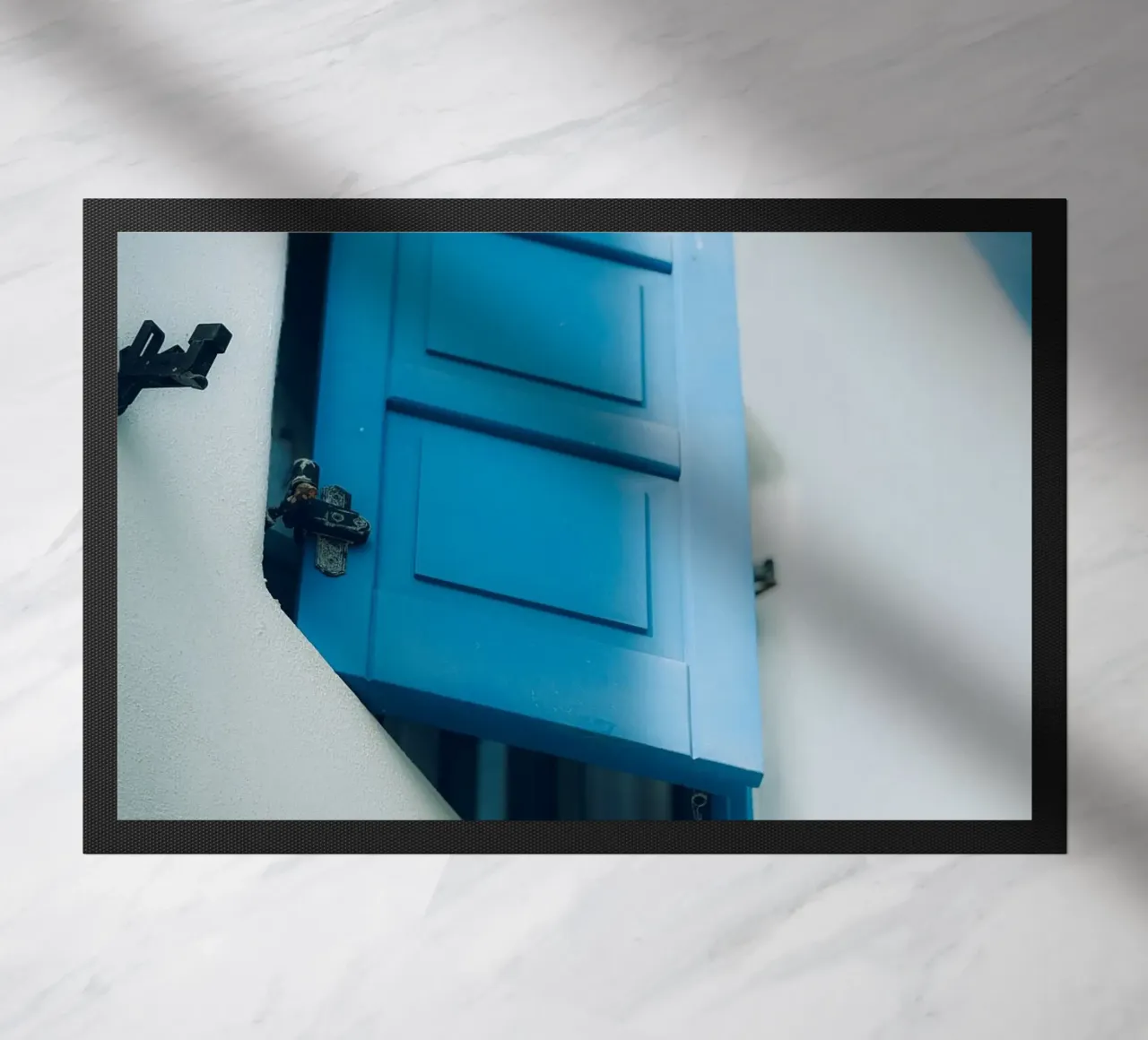 Blue Shutter Mediterranean Window zerbino da Thilo Grøsch