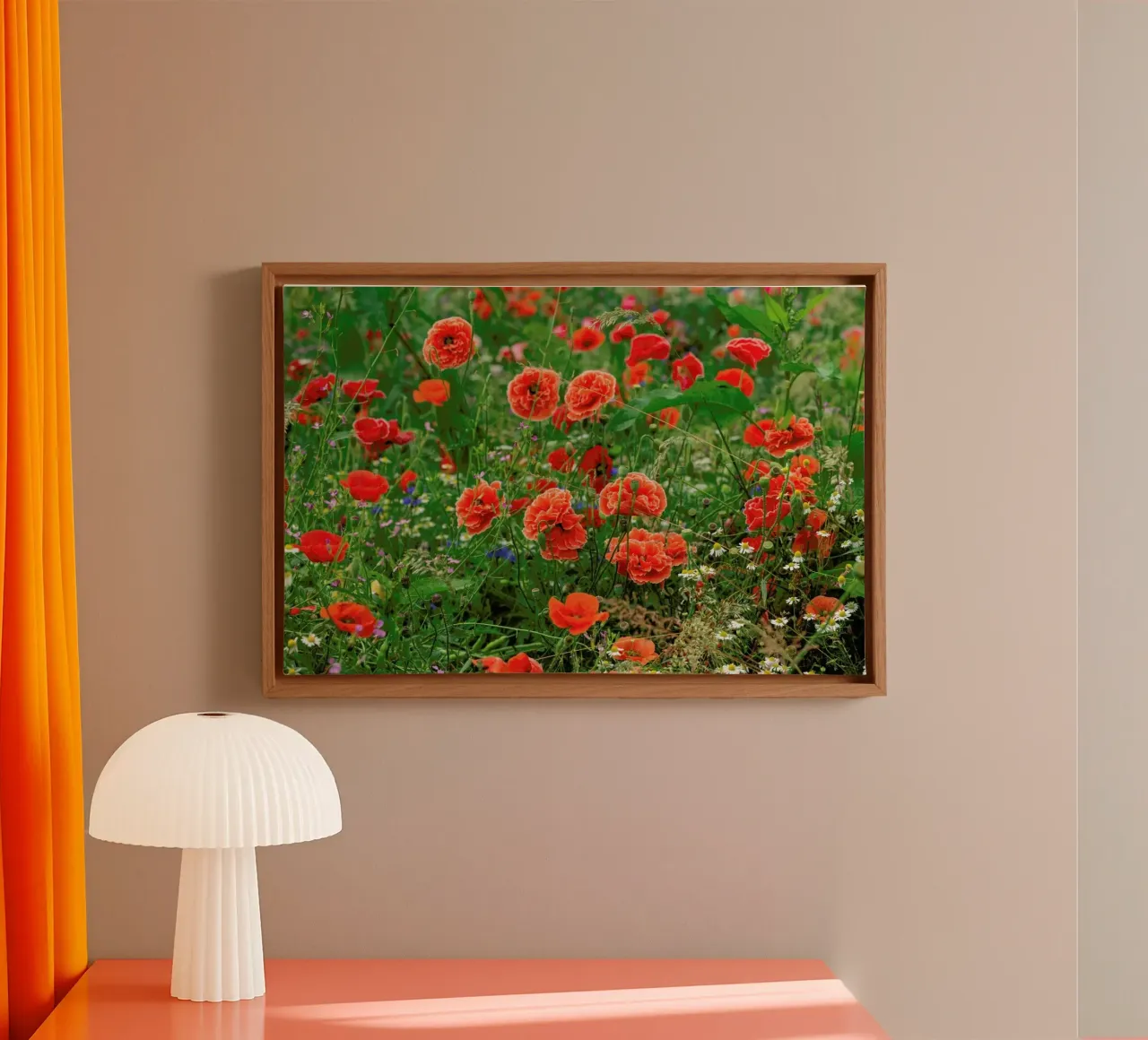 Romantic Red Poppies tela con Cornice a cassetta da Curious Collections by Marielle Leenders