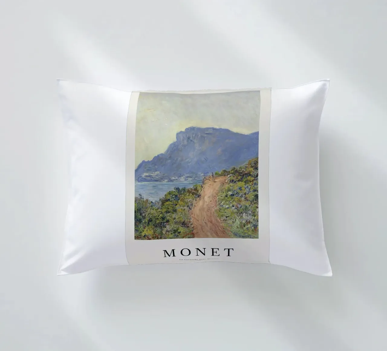 spiaggia tranquilla di montagna claude monet cuscino da belong shop