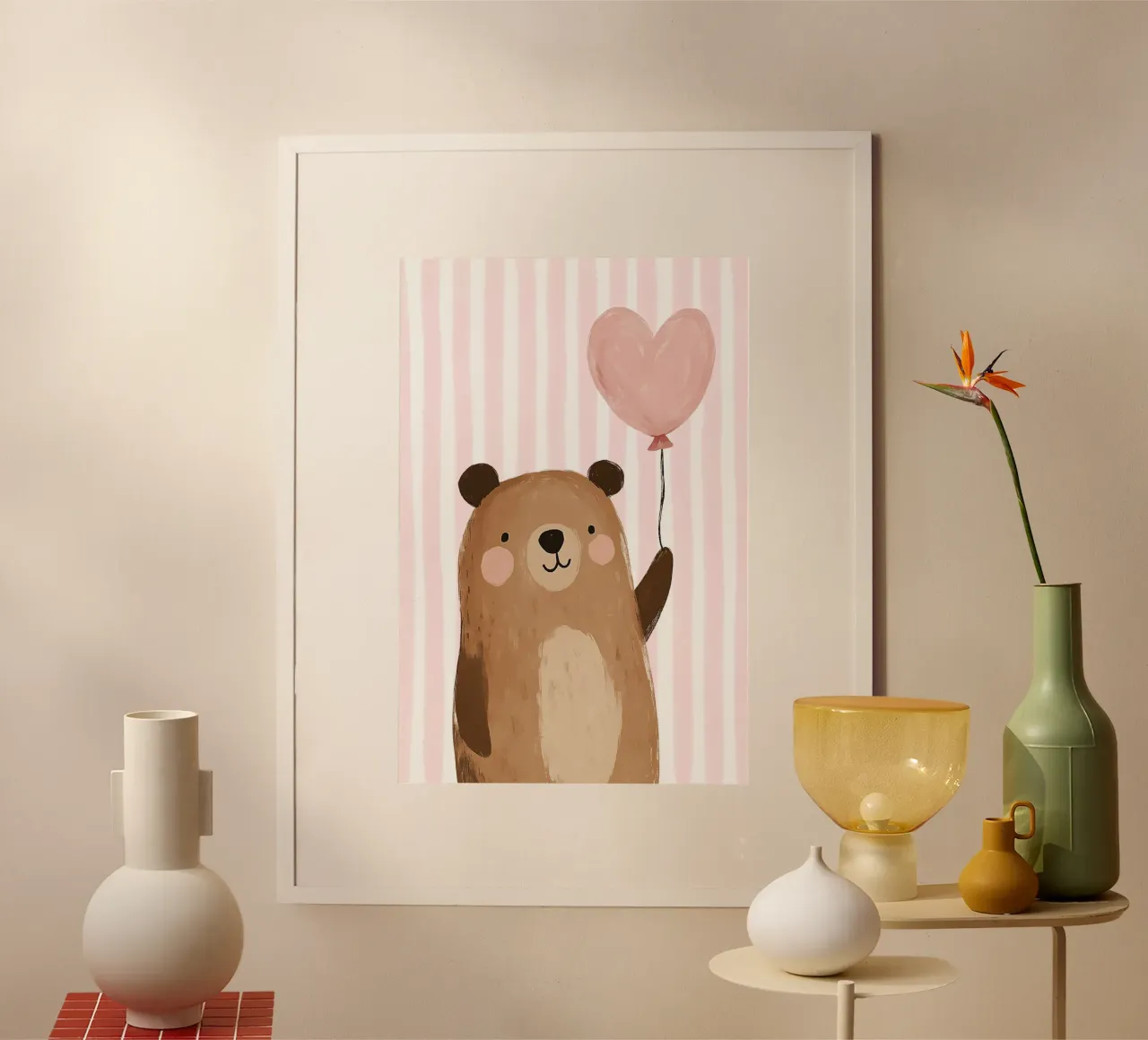Orsetto carino con palloncino, stampa per la cameretta dei bambini poster con telaio in plastica da Little Lola
