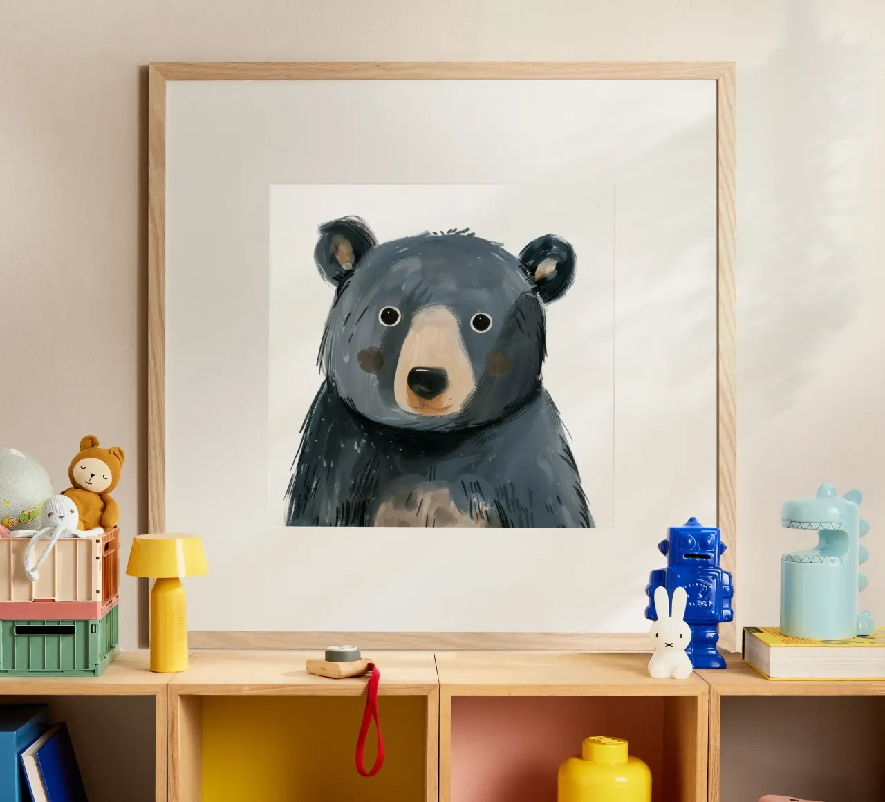 Illustrazione stilizzata di un cucciolo di orso grigio-blu scuro poster con telaio in plastica da DesignDoodle