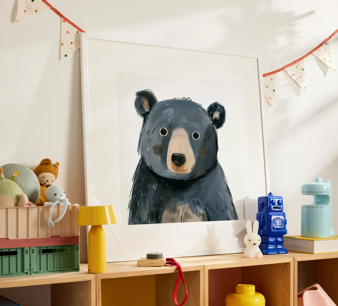 Illustrazione stilizzata di un cucciolo di orso grigio-blu scuro poster con telaio in plastica da DesignDoodle