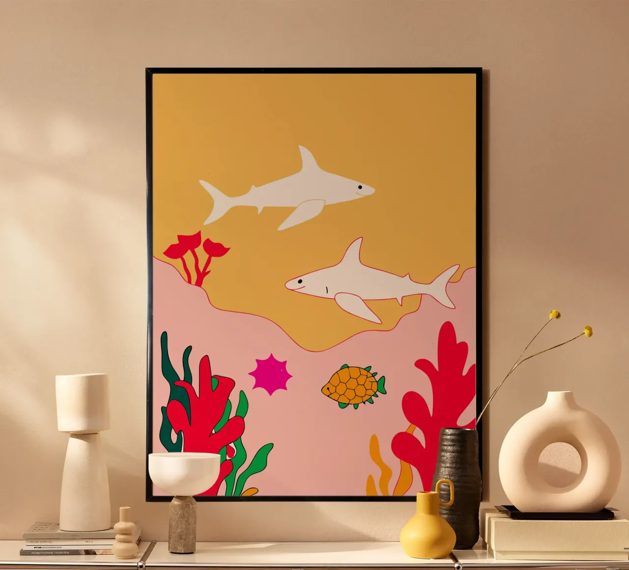 Due squali nel mare poster con telaio in plastica da OUR SHOP