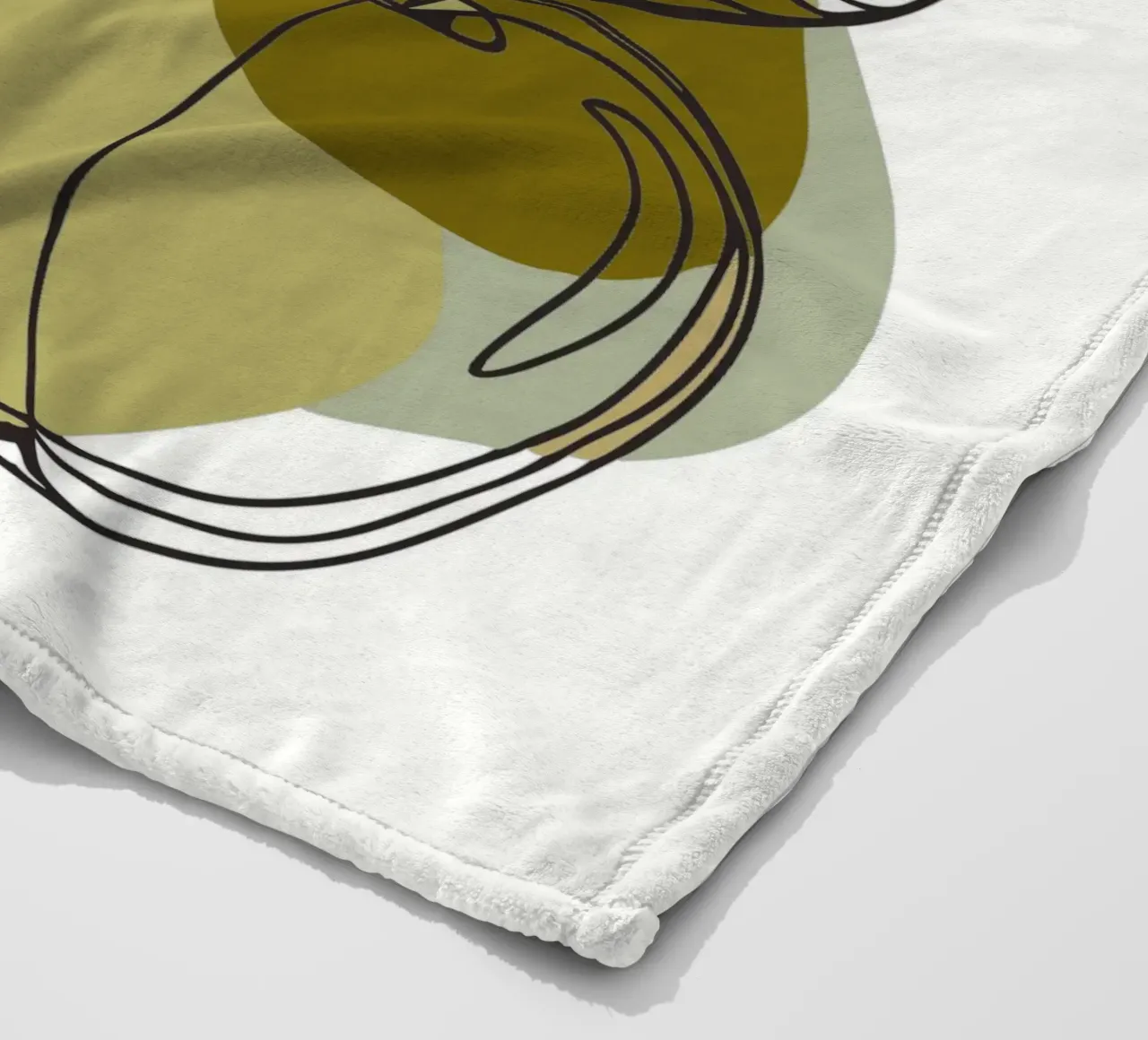 Two Apples fleece blanket by RELAXING TOUCH