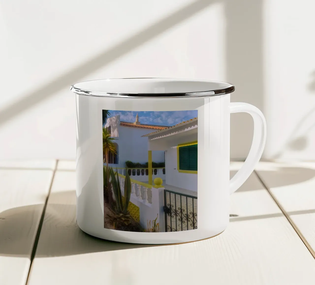 Fascino marino in Soft Focus tazza in smalto da Hecate Pim Designs
