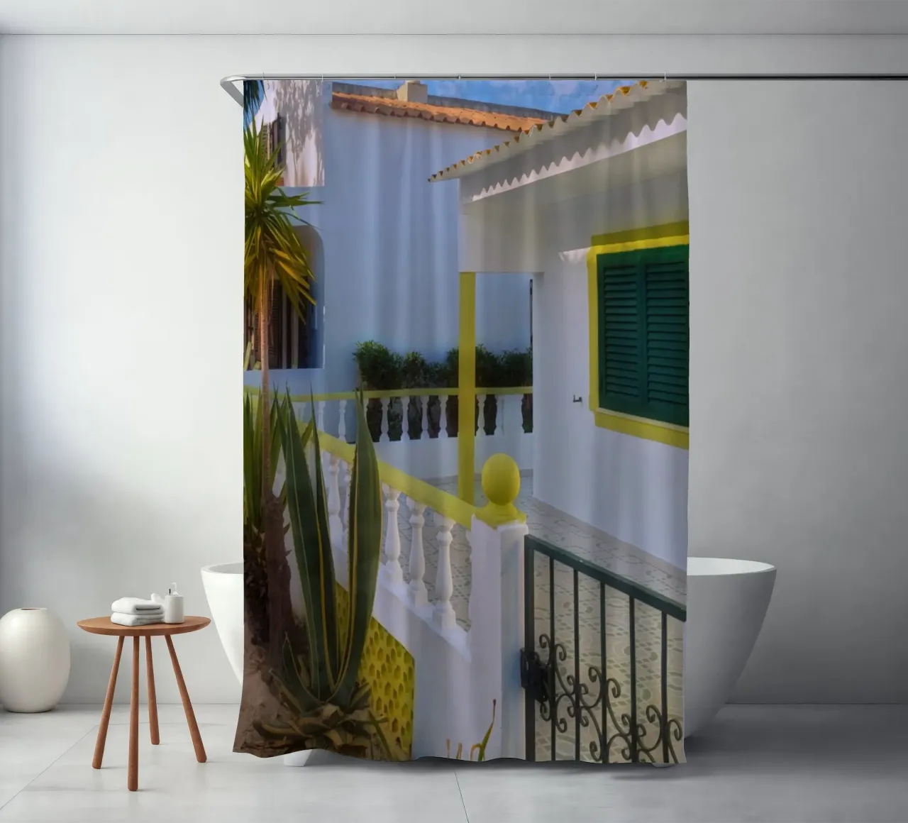 Fascino marino in Soft Focus tenda da doccia da Hecate Pim Designs