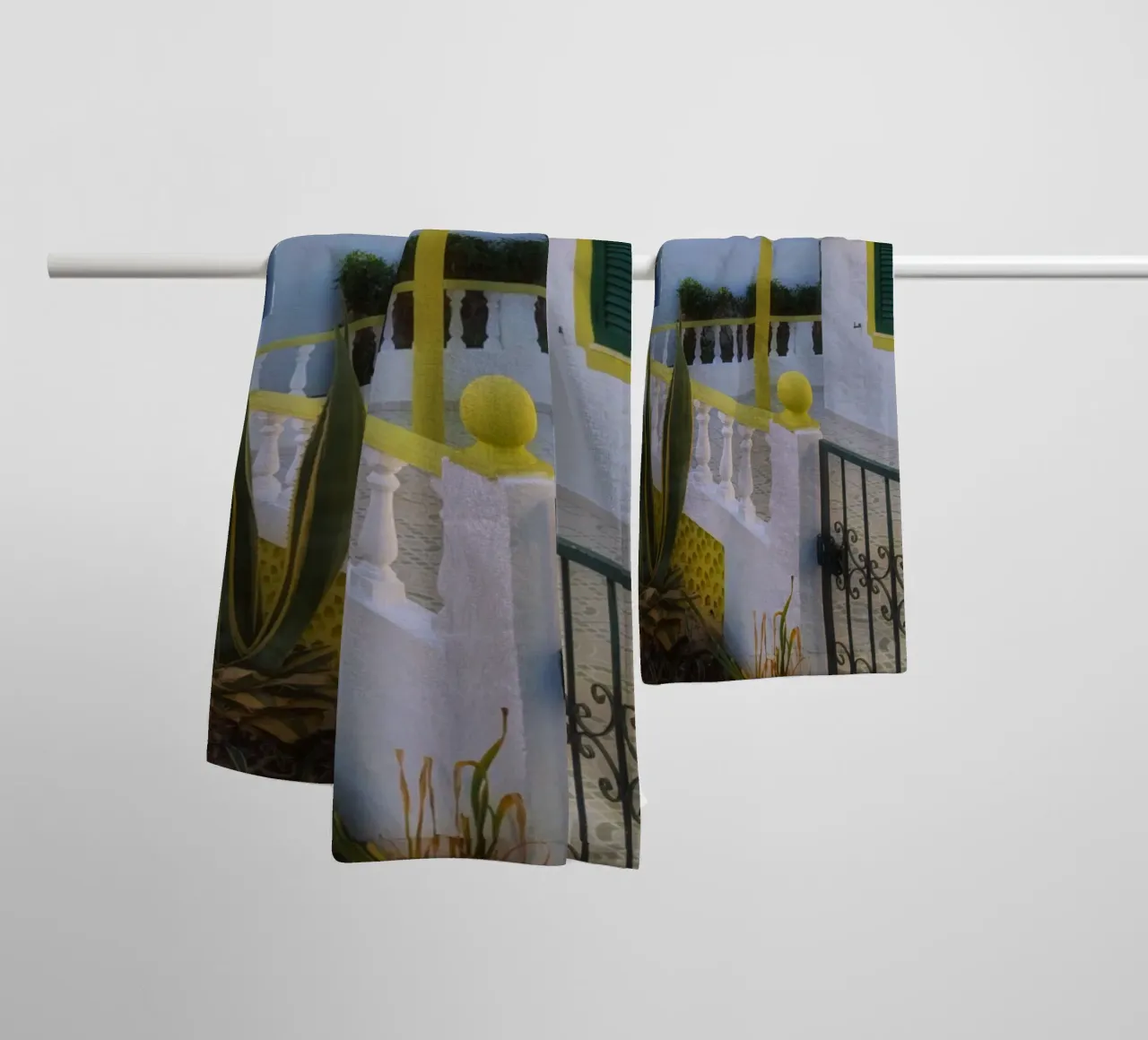 Fascino marino in Soft Focus asciugamano da bagno da Hecate Pim Designs