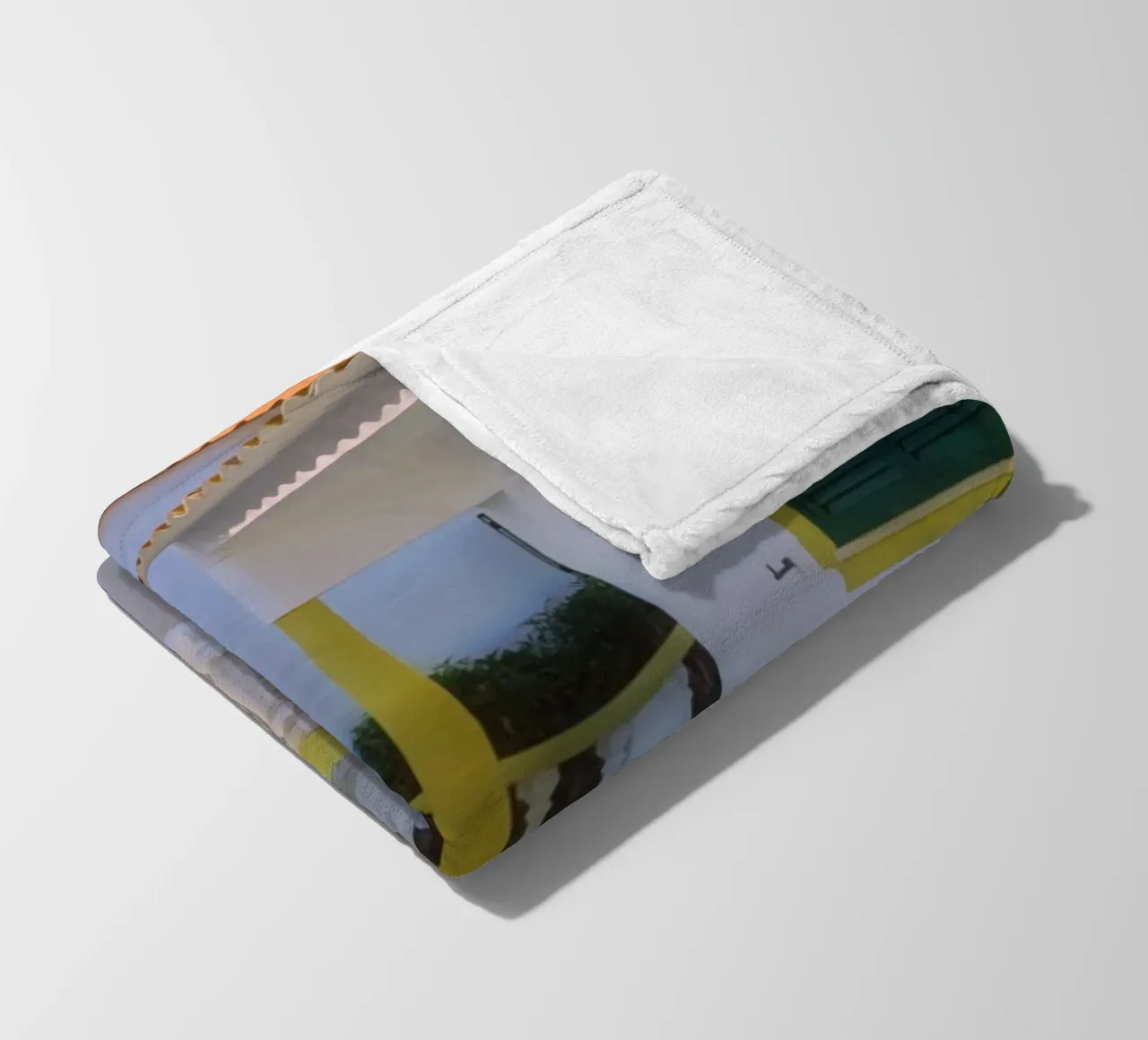 Fascino marino in Soft Focus coperta in pile da Hecate Pim Designs