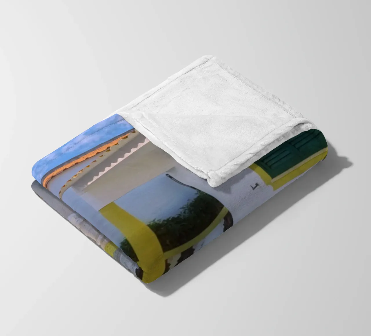 Fascino marino in Soft Focus coperta in pile da Hecate Pim Designs