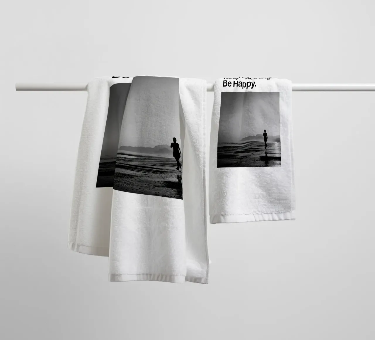 Poster Keep Running Be Happy asciugamano da bagno da Classicprint
