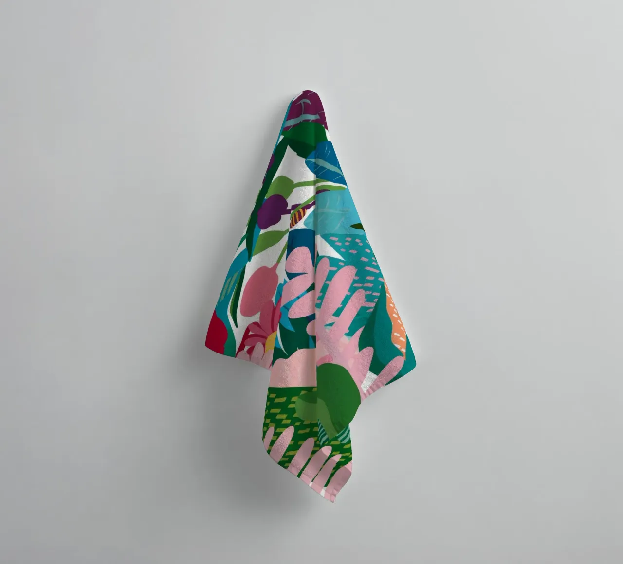 Tiered Jungle Fantasy towel by Paez Harmony
