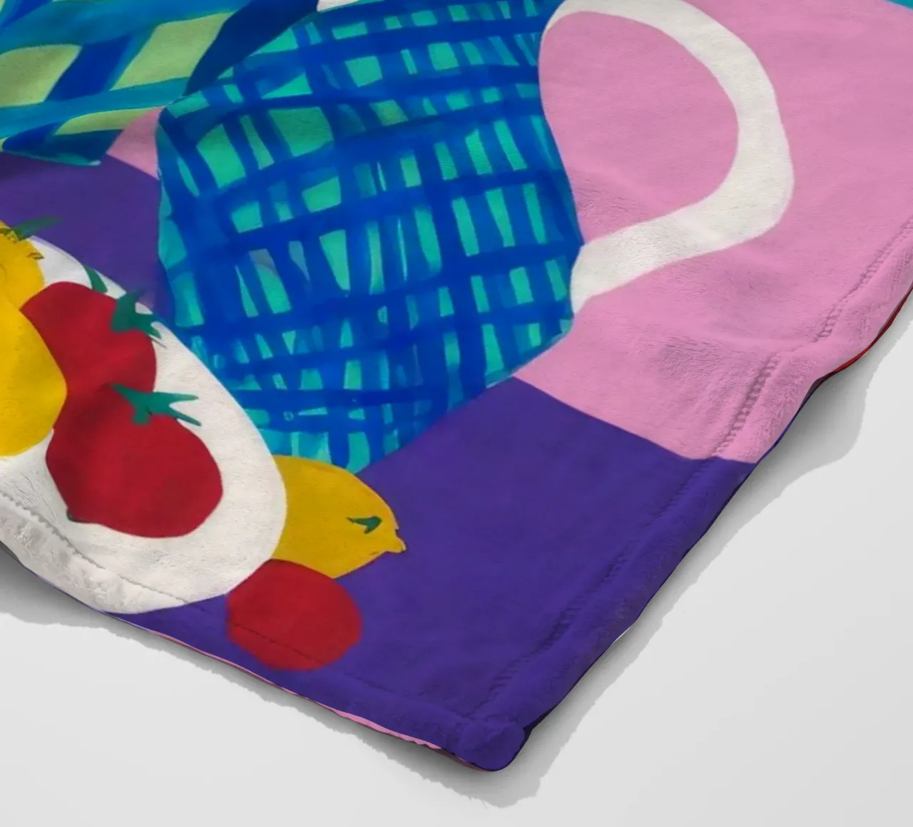 Vaso blu in fiore coperta in pile da Haven Mirage