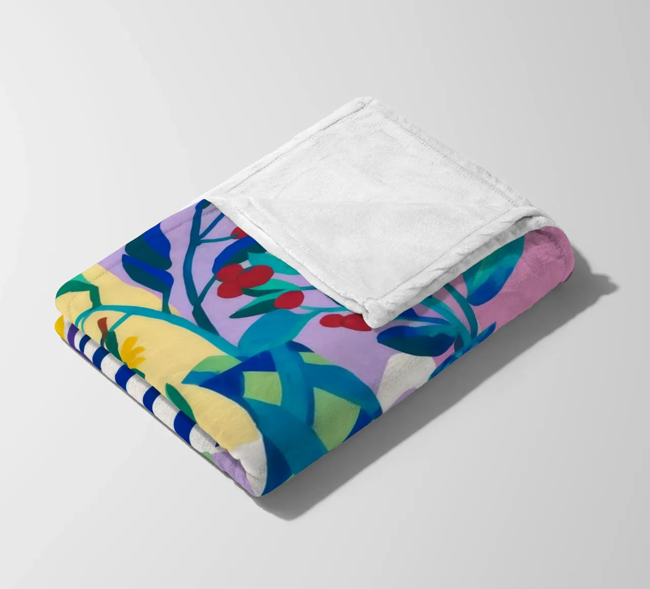 Vaso blu in fiore coperta in pile da Haven Mirage