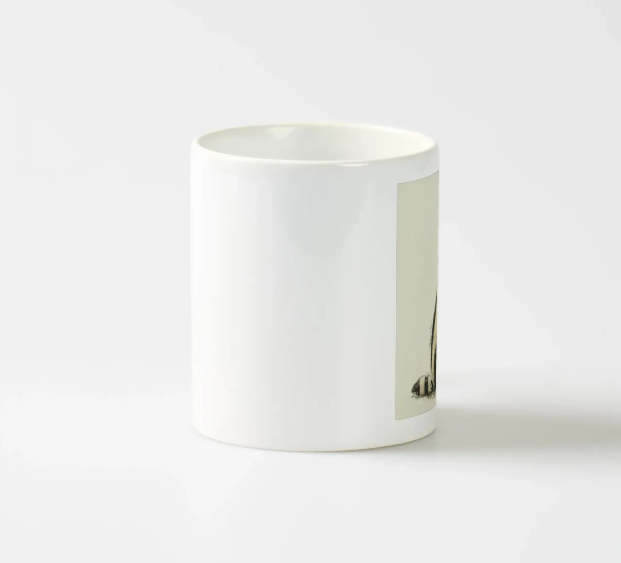 Illustrazione stilizzata di un tasso seduto tazza in ceramica da DesignDoodle