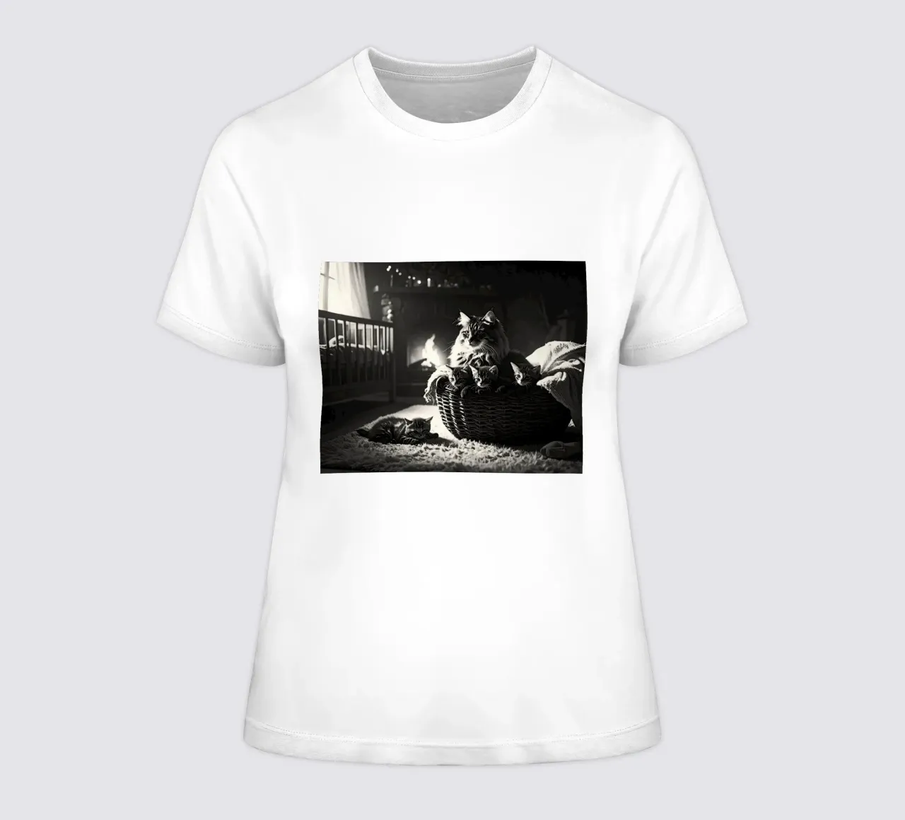 Chatte et quatre chatons. Noir et blanc. women's fitted t-shirt by Thierry vobmann photography