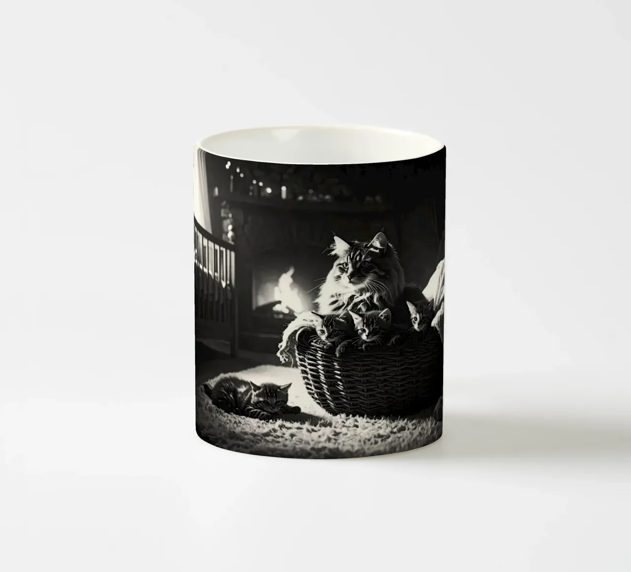 Chatte et quatre chatons. Noir et blanc. tazza in ceramica da Thierry vobmann photography