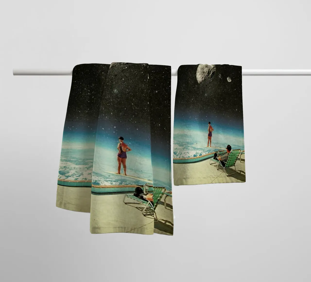 Summer With A Chance Of Asteroids asciugamano da bagno da Frank Moth