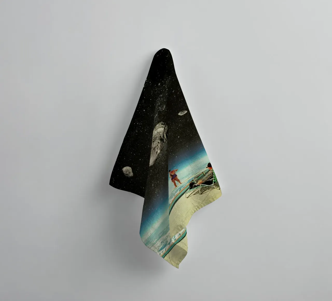 Summer With A Chance Of Asteroids asciugamano da bagno da Frank Moth