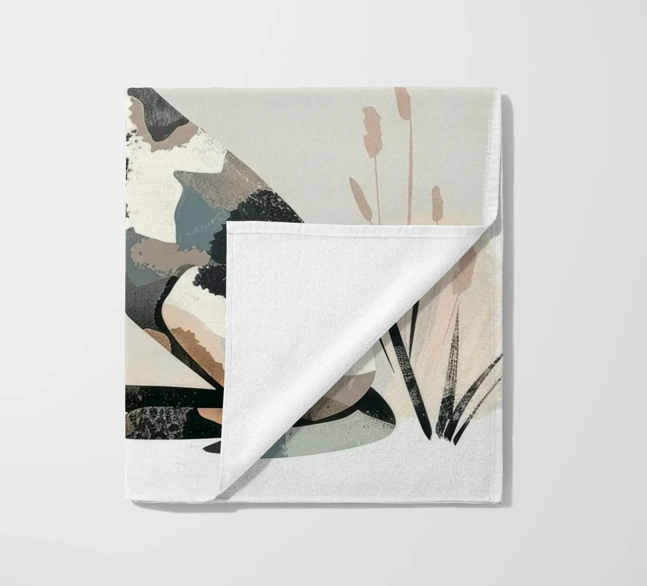 Gestileerde illustratie van een Afrikaanse Wilde Honden Pup strandhanddoek van DesignDoodle