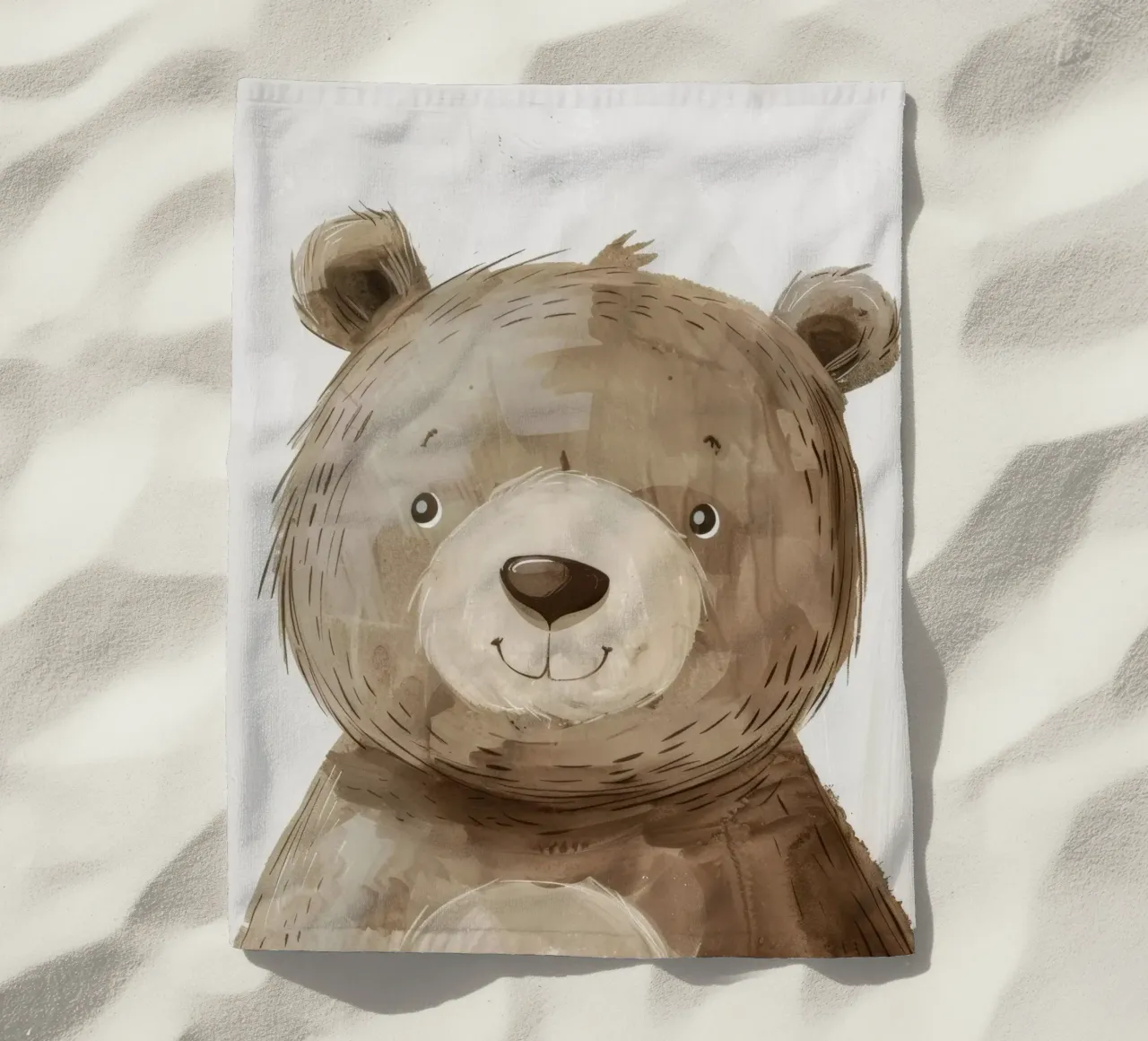 Illustrazione stilizzata di un cucciolo d'orso bruno sorridente telo mare da DesignDoodle