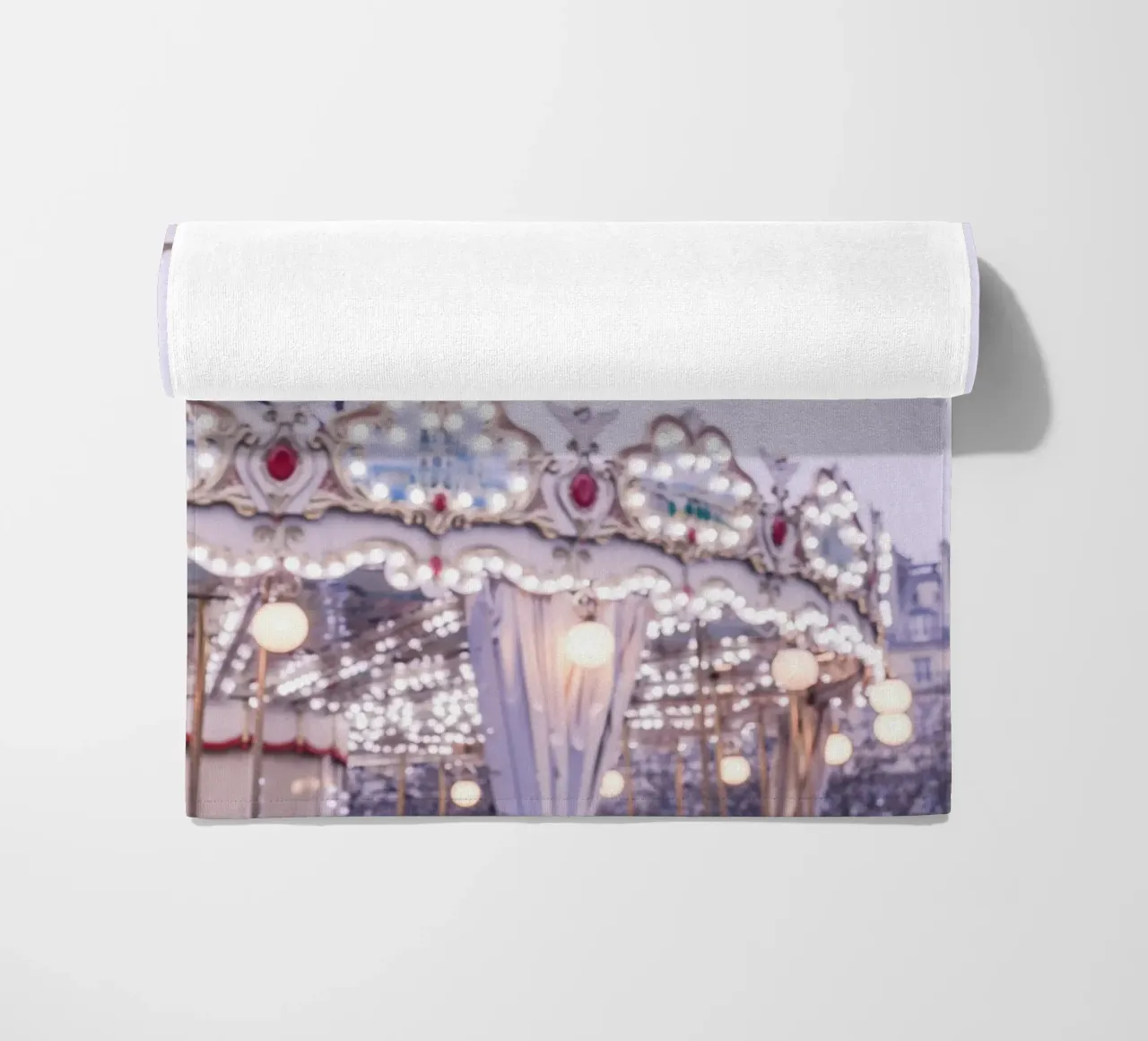 Dreamy Paris Carousel telo mare da GraceDigitalArtCo